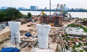 Lộ diện những trụ cầu Trần Hưng Đạo đầu tiên trên sông Hồng
