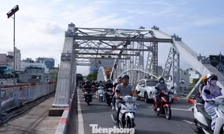 Cầu hơn 120 năm tuổi ở TPHCM xuống cấp thế nào?