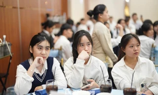 Xúc động khát vọng vượt bi kịch của 98 thủ khoa