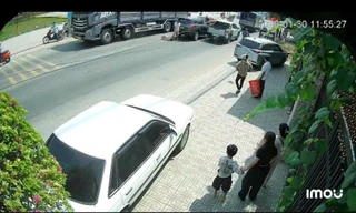 Tài xế bán tải hành hung dã man người đi đường