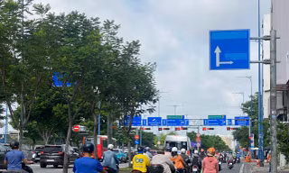 Địa danh cũ dần biến mất trên biển báo TPHCM sau sáp nhập