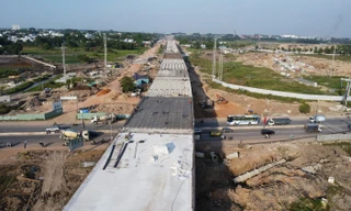 300 kỹ sư, công nhân làm việc xuyên kỳ nghỉ trên công trường Vành đai 3 TPHCM