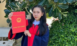 Vượt nghèo vào đại học, nữ sinh miền Tây nuôi ước mơ báo đáp mẹ