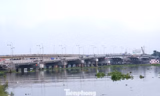 Hiện trạng cầu Bình Triệu 1 sau gần 3 tuần 'thần đèn' nâng tĩnh không 