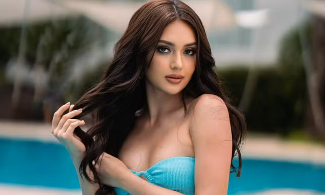 Á hậu Hoàn vũ bị tố chảnh 