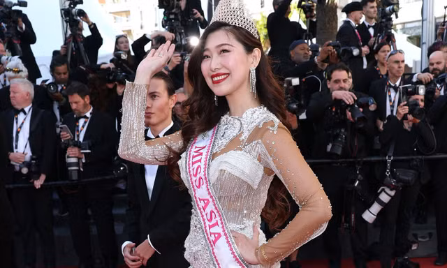 Hai hoa hậu Trung Quốc bị chê làm lố ở Cannes