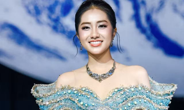 Hoa hậu Hà Trúc Linh làm vedette