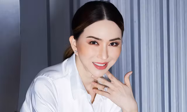 Nữ tỷ phú Hoa hậu Hoàn vũ tẩu tán tài sản