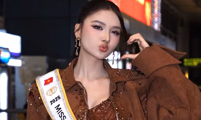 Thu Ngân và dàn người đẹp đổ bộ Ai Cập