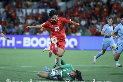 HIGHLIGHTS : Vạn Sự toả sáng, đội tuyển nữ Việt Nam thắng nghẹt thở Ấn Độ 