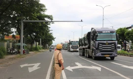 Tài xế lúng túng sau khi Quốc lộ 51 phân làn mới