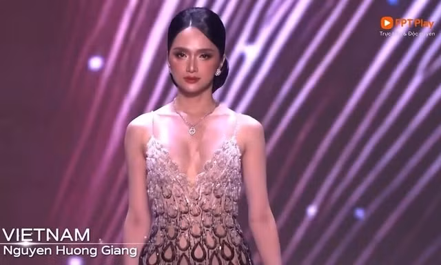 Hoa hậu Hương Giang trình diễn thế nào trong đêm Bán kết Miss Universe 2025?