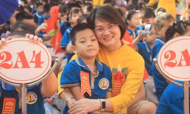 Hà Nội: Hơn 1.800 học sinh Tiểu học Thanh Xuân Nam rộn ràng đón năm học mới