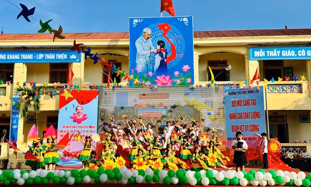 Nghệ An: Ngày tựu trường tràn ngập niềm vui của học sinh trường Tiểu học Hưng Lộc