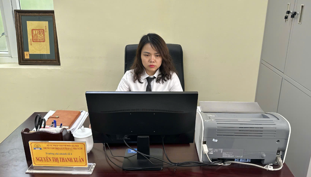 Nữ Trợ giúp viên pháp lý Nguyễn Thị Thanh Xuân (Trung tâm Trợ giúp pháp lý Nhà nước TP Hà Nội). screen-shot-2025-10-08-at-093339.png
