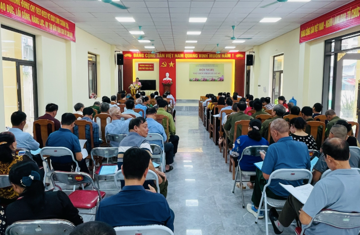 Trung tâm Trợ giúp pháp lý Nhà nước tỉnh Quảng Ninh đã giới thiệu những nội dung cơ bản của Luật Trợ giúp pháp lý cho các đại biểu. screen-shot-2025-10-10-at-165013.png