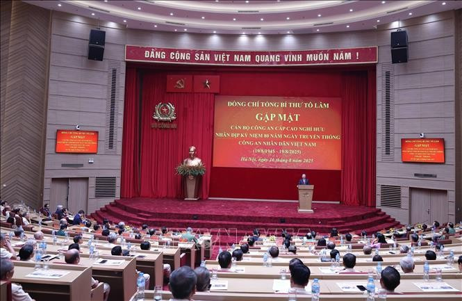 Tổng Bí thư Tô Lâm phát biểu tại buổi gặp mặt cán bộ Công an cấp cao nghỉ hưu. Ảnh: Thống Nhất/TTXVN