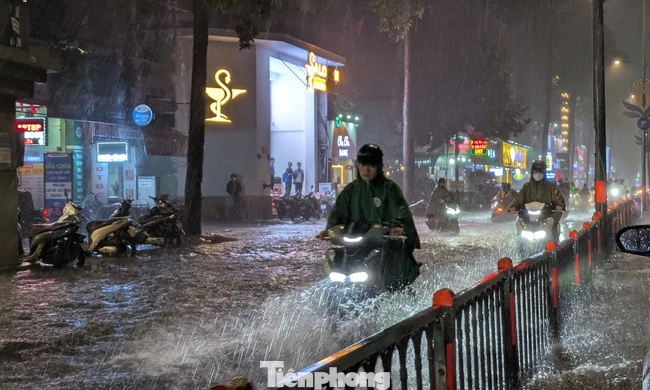 Diễn biến thời tiết và triều cường đáng chú ý ở TPHCM trong tuần mới