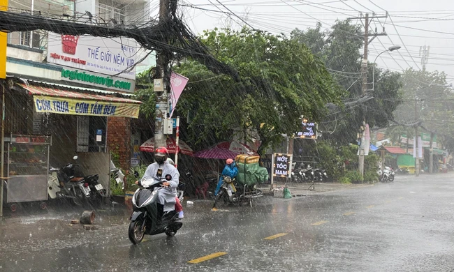 TPHCM đón đợt mưa dông diện rộng