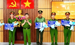 Khen thưởng các đơn vị triệt phá đường dây sản xuất ma túy quy mô lớn 