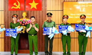 Khen thưởng các đơn vị triệt phá đường dây sản xuất ma túy quy mô lớn 