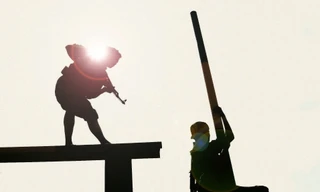 Xem bộ đội trinh sát cơ giới tập luyện