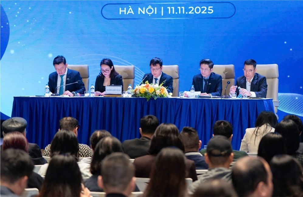 FLC đang rốt ráo thuê, mua máy bay