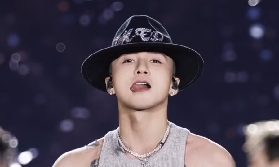 Ai đứng sau Sơn Tùng?