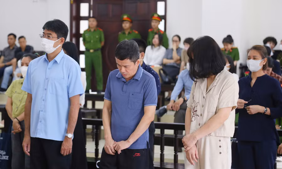 Chồng cựu Cục trưởng Trần Việt Nga: ‘Bị cáo nhận tiền để bỏ qua sai phạm’