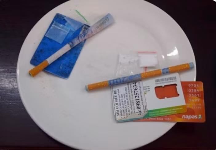 Cựu phó chủ tịch phường ở Hà Nội khởi xướng vụ gọi 2 tiếp viên quán hát đến nhà nghỉ 'xào ke'