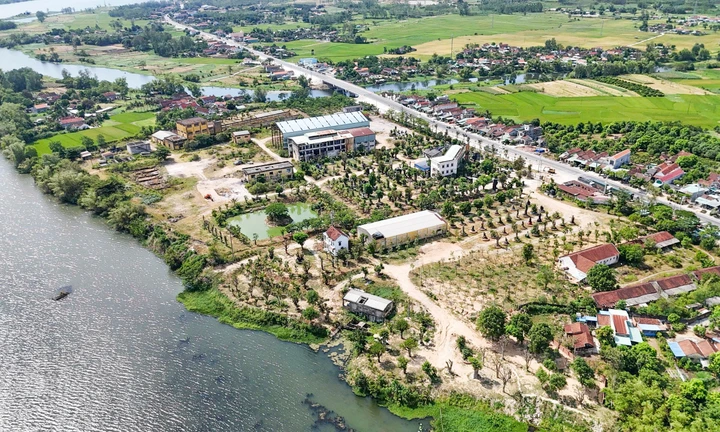 Một xã ở Gia Lai xin thu hồi hơn 90.000 m2 đất vàng ven sông 