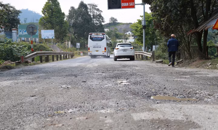 Đường Hồ Chí Minh qua Đà Nẵng xuống cấp nghiêm trọng