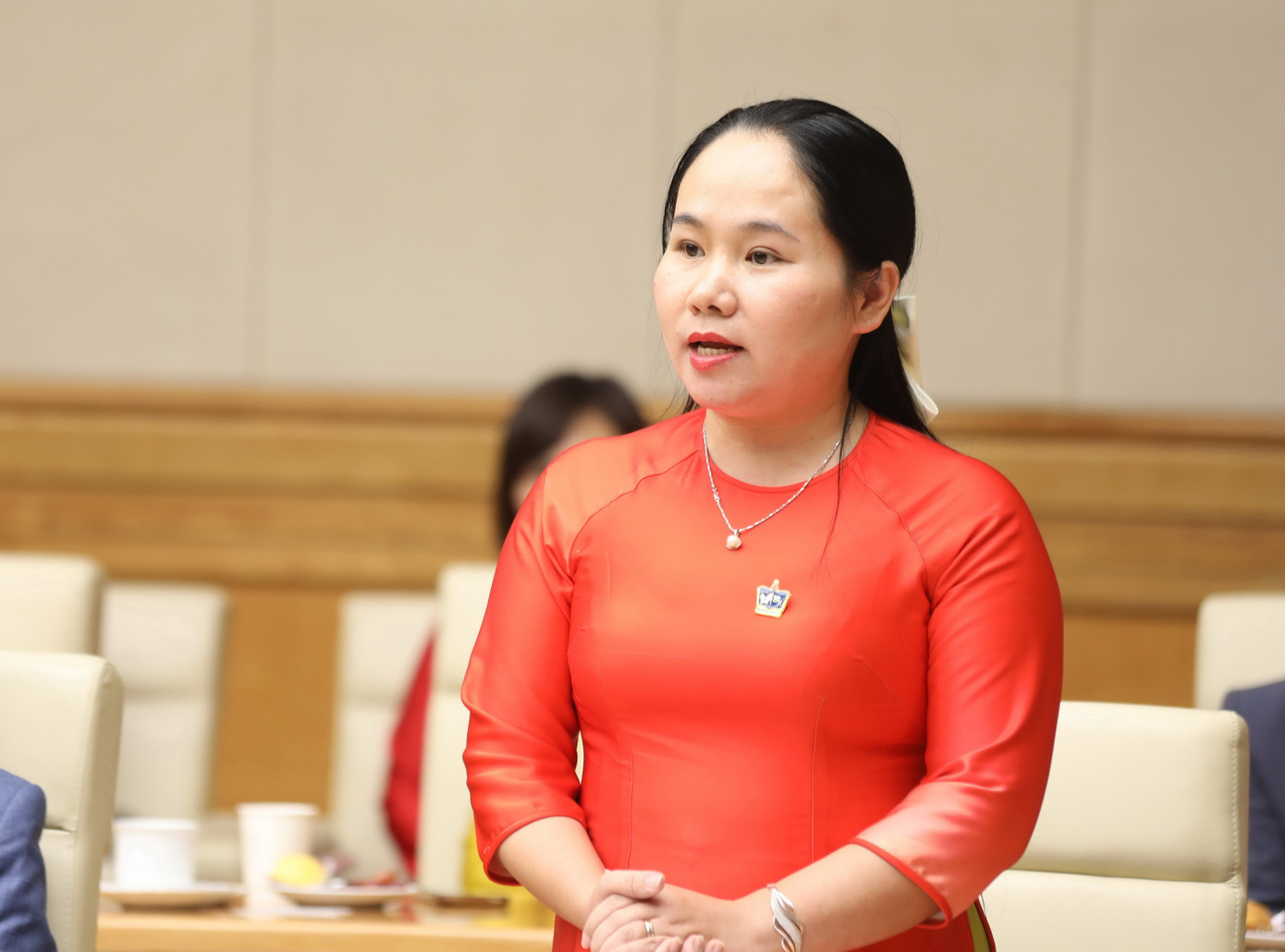 Cik Nguyen Thu Quyen, guru Sejarah, Sekolah Tinggi Nguyen Trai untuk Orang Berbakat, Hai Phong 2.jpg