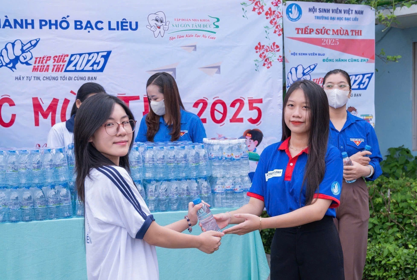 Tân đảng viên Đặng Đan Thanh tiếp sức mùa thi năm 2025 8b.jpg