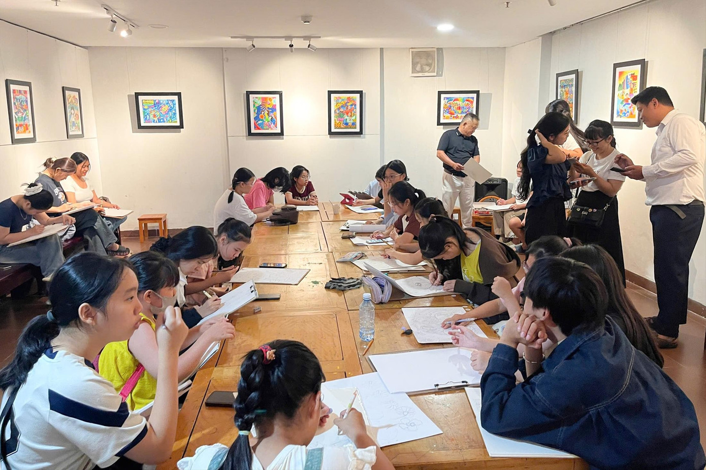 Bảo tàng Mỹ thuật Đà Nẵng thường xuyên tổ chức các hoạt động trải nghiệm, ứng dụng mỹ thuật trong đời sống. 8c.jpg