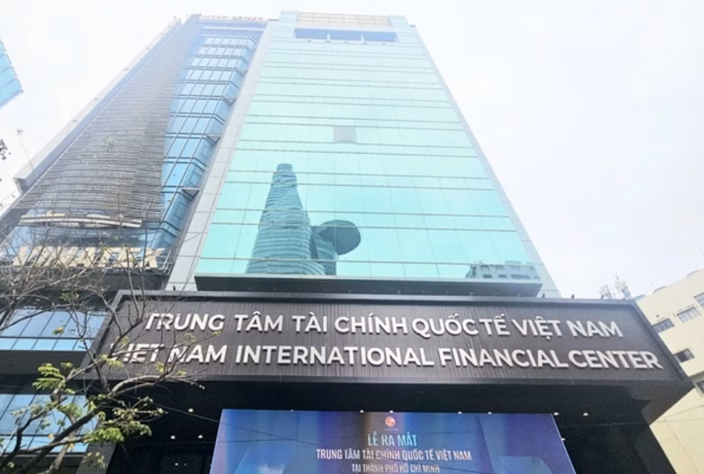 anh-1-tru-so-trung-tam-tai-chinh-quoc-te-1.png