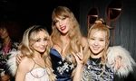 Bức ảnh “tiên tri” của Rosé BLACKPINK, Sabrina Carpenter và Taylor Swift tại VMAs