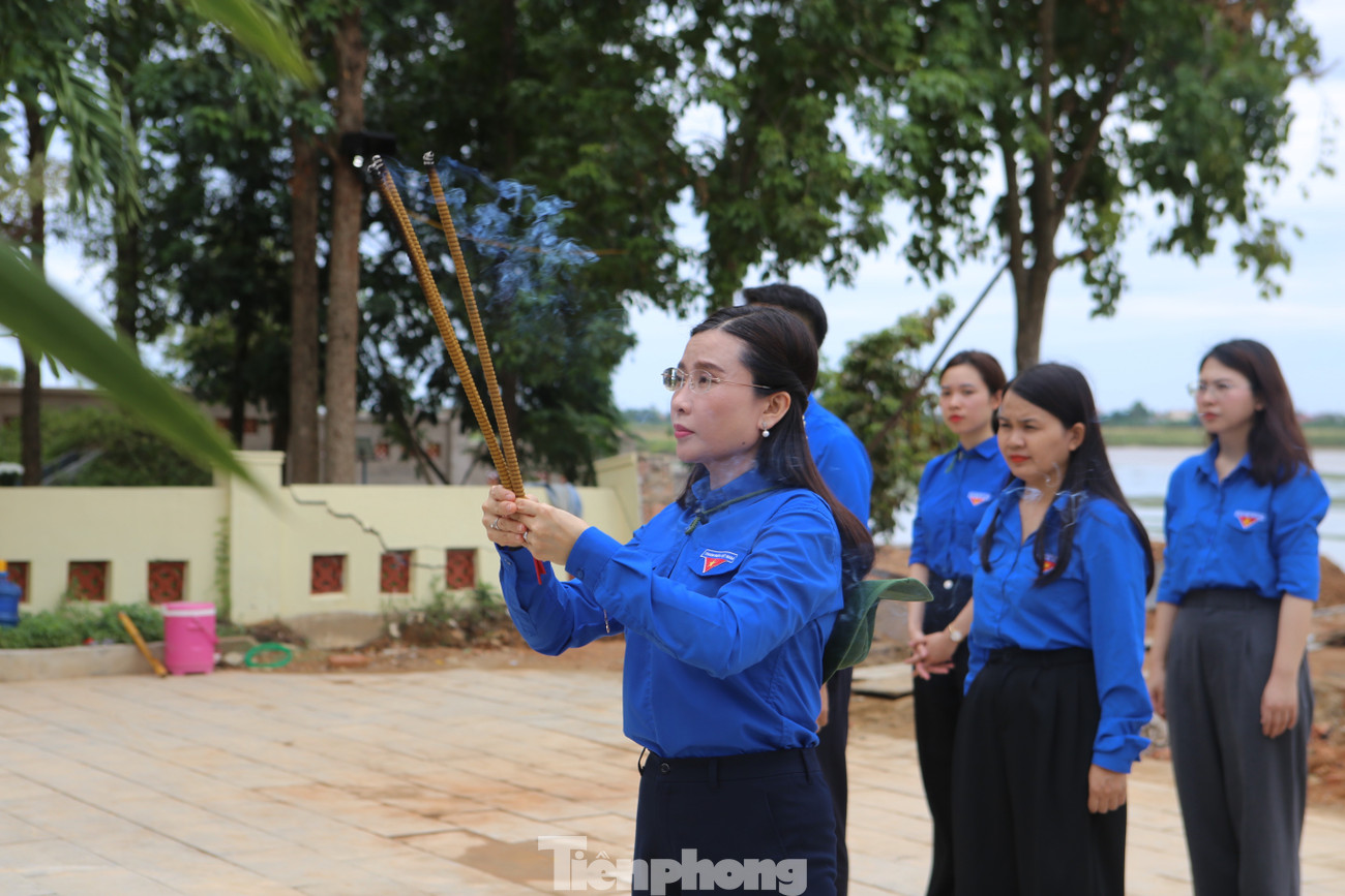 tp-c-trang-qb.jpg