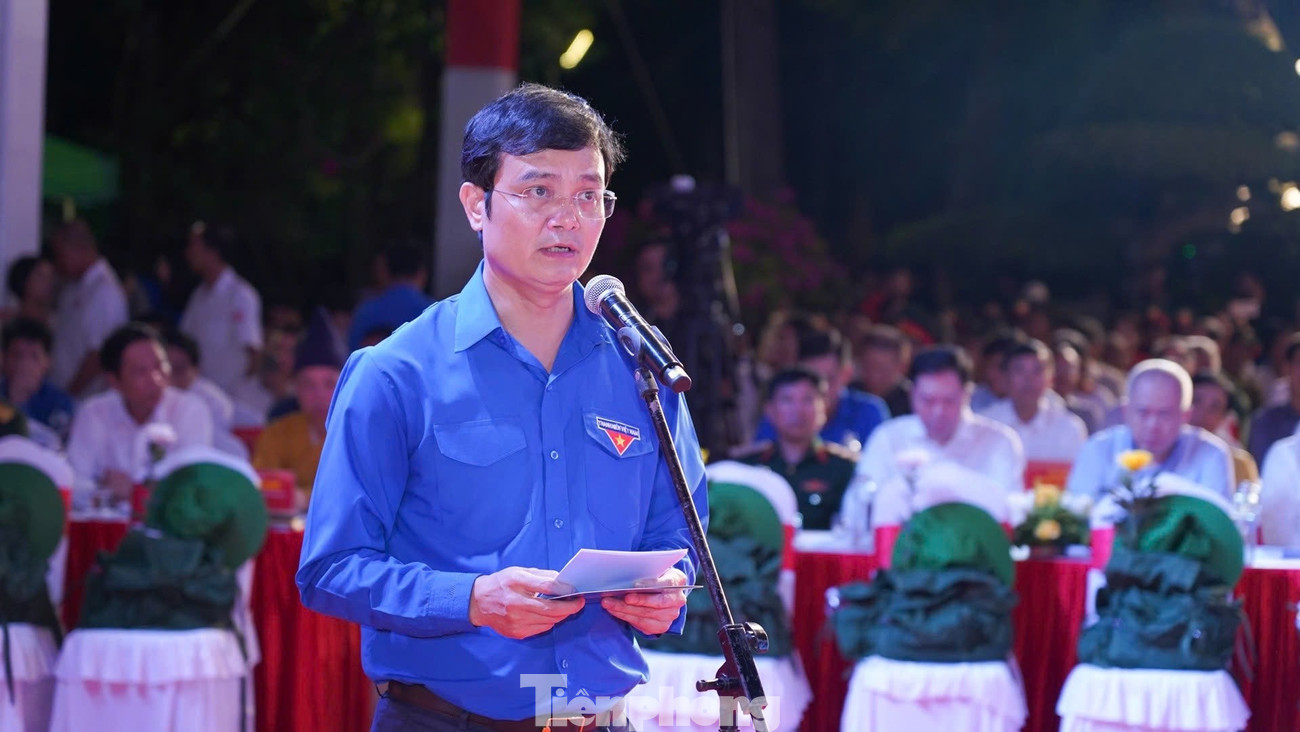 Anh Bùi Quang Huy - Bí thư thứ nhất Ban chấp hành Trung ương Đoàn phát biểu tại buổi lễ. tp-chi-skhsp.jpg
