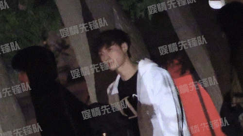 Không chỉ hại sức khỏe, hút thuốc lá còn phá tan hình tượng nhiều sao nam Hoa ngữ ảnh 9