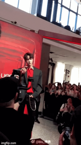 Sở hữu chân dài thẳng tấp “cực phẩm”, mỹ nam C-Biz khiến fangirl vừa “u mê”, vừa ghen tị ảnh 4