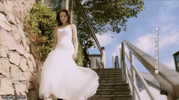 Địch Lệ Nhiệt Ba xinh như thiên thần trong phim mới “Hạnh Phúc Trong Tầm Tay“ ảnh 3