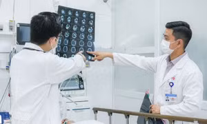 Vượt biển bằng trực thăng cứu nữ du khách châu Âu đột quỵ tại Phú Quốc