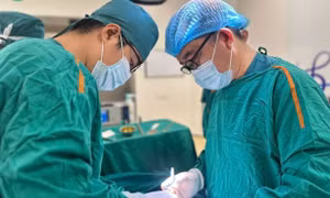Nam sinh vỡ tinh hoàn khi chơi đua xe công thức