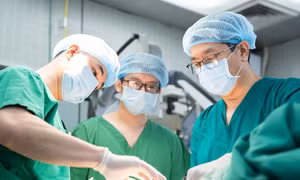 'Bắc cầu' động mạch não cứu cô gái trẻ nguy kịch vì bệnh hiếm gặp