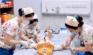 Bác sĩ cảnh báo 'bẫy tử thần' với trẻ nhỏ dịp Tết
