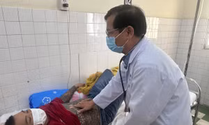 Viêm tụy cấp vì lịch nhậu tiệc tất niên dày đặc