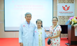 Cứu bé gái có mạch máu não dị dạng cực kỳ hiếm gặp