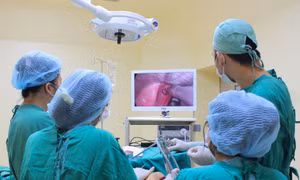 Khàn tiếng, hụt hơi... coi chừng mắc bệnh lý nguy hiểm 
