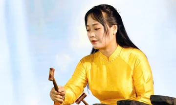 Tiếng vọng ngàn năm lịch sử giữa Quảng trường 2/4 - Nha Trang 